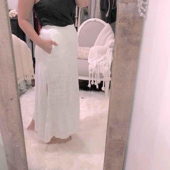 Heather size petite white burnout maxi skirt - Picture 2 of 4